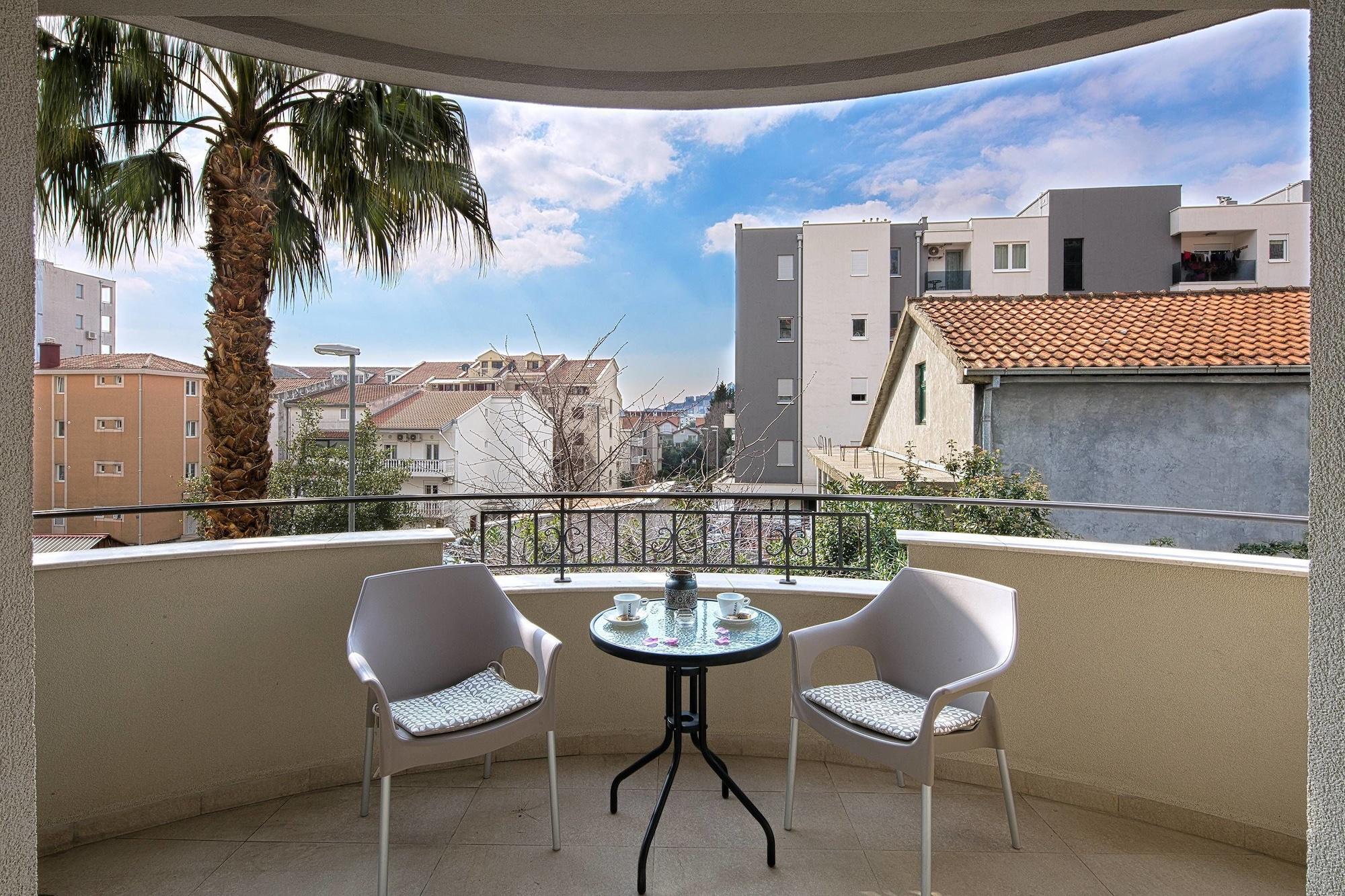 Le Marc Guest House Budva Ngoại thất bức ảnh