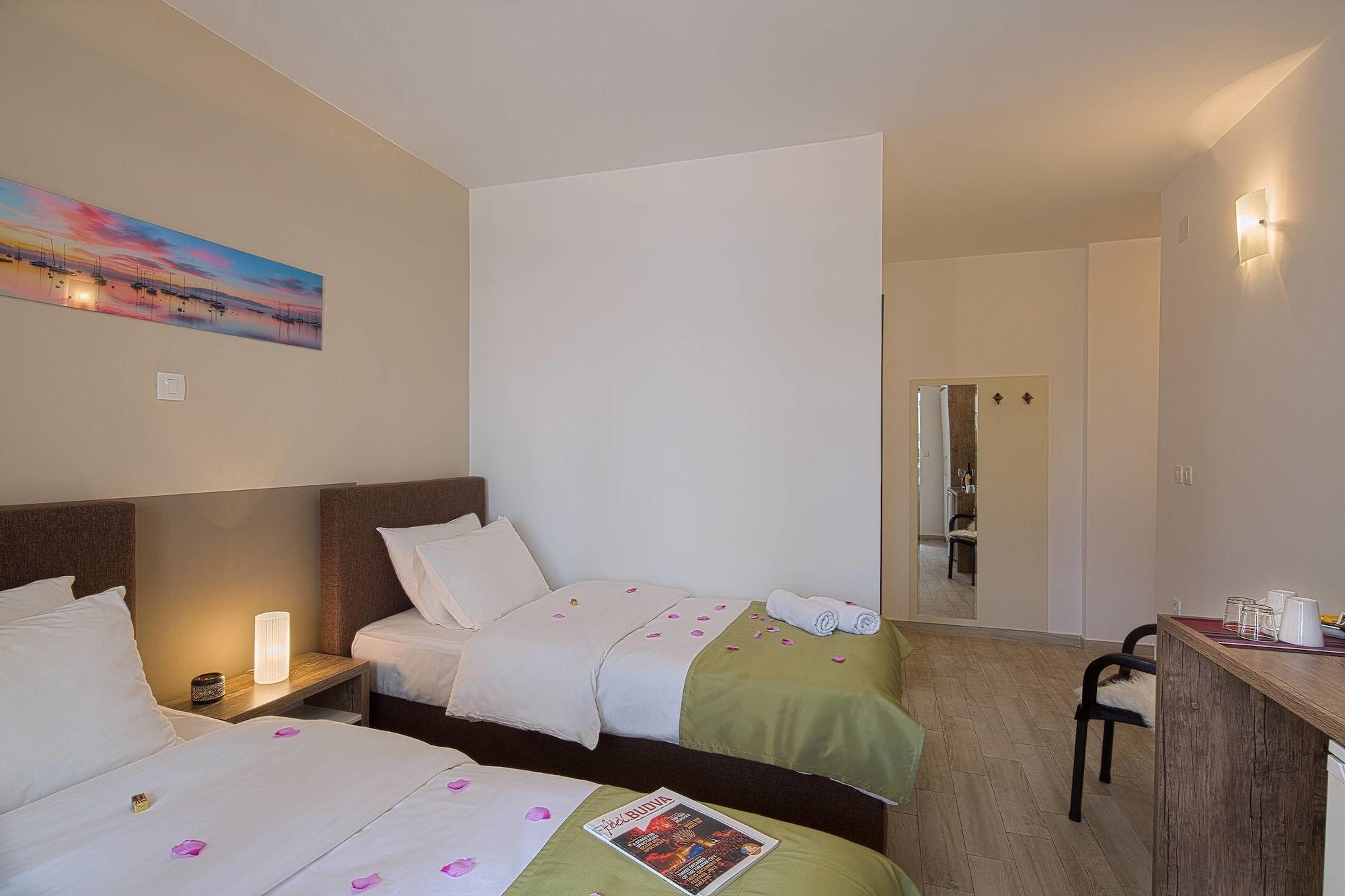 Le Marc Guest House Budva Ngoại thất bức ảnh
