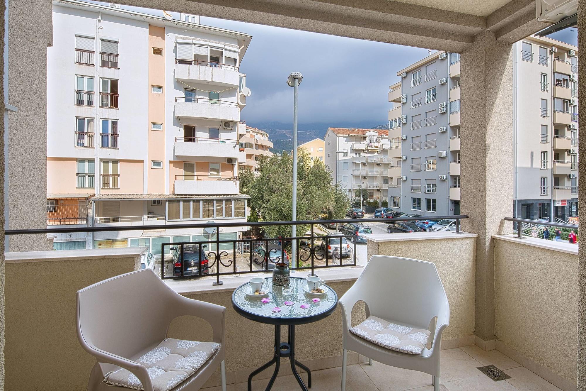 Le Marc Guest House Budva Ngoại thất bức ảnh