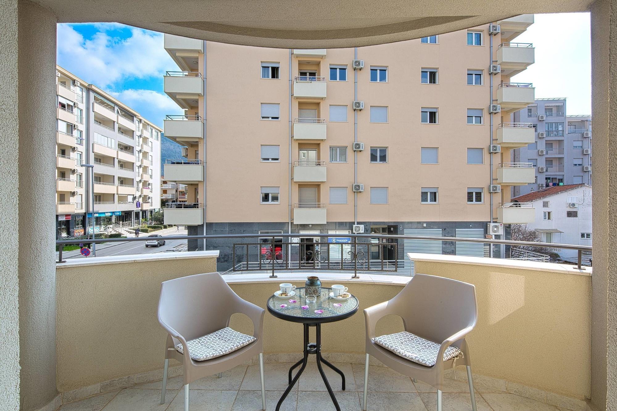 Le Marc Guest House Budva Ngoại thất bức ảnh